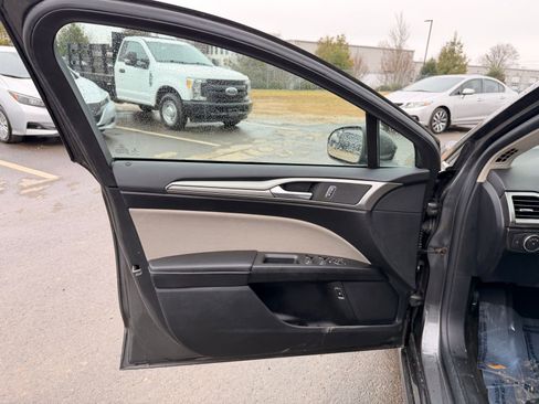 Used 2018 Ford Fusion S image 11