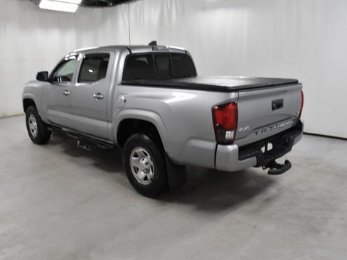 Used 2020 Toyota Tacoma SR image 7