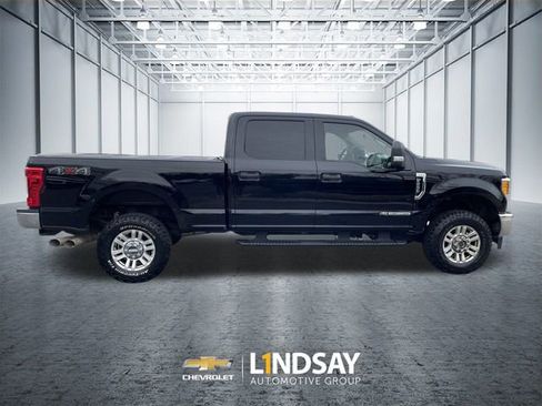 Used 2017 Ford F250 XLT w/ XLT Value Package image 9