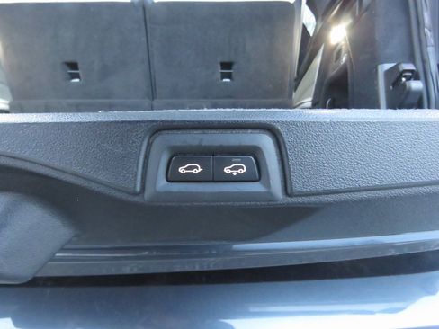 Used 2019 BMW X7 xDrive50i w/ Executive Package image 19