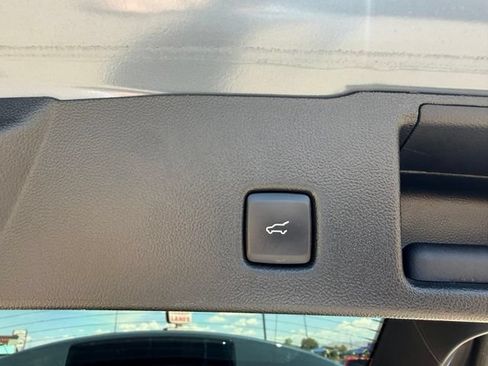 Certified 2024 Ford Escape Platinum w/ Premium Technology Package AWD/4WD image 39