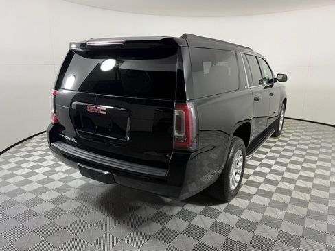 Used 2020 GMC Yukon XL SLT w/ Open Road Package AWD/4WD image 5