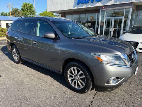 Used 2015 Nissan Pathfinder SV FWD image 4
