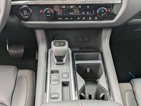 New 2026 Nissan Pathfinder SL FWD image 17