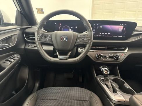 Used 2026 Buick Envista Preferred FWD image 22