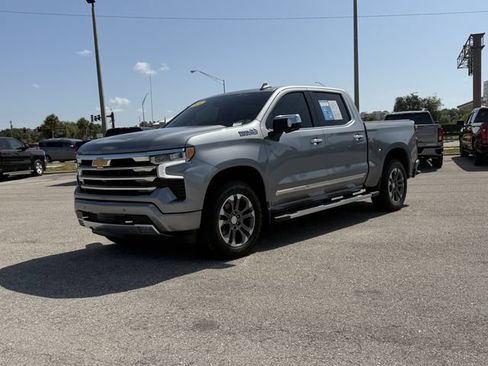 Used 2024 Chevrolet Silverado 1500 High Country w/ Technology Package AWD/4WD image 7