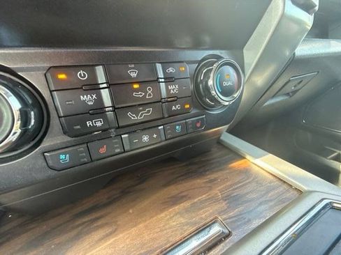 Used 2020 Ford F150 Lariat RWD image 6