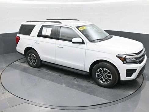 Used 2024 Ford Expedition XLT image 1