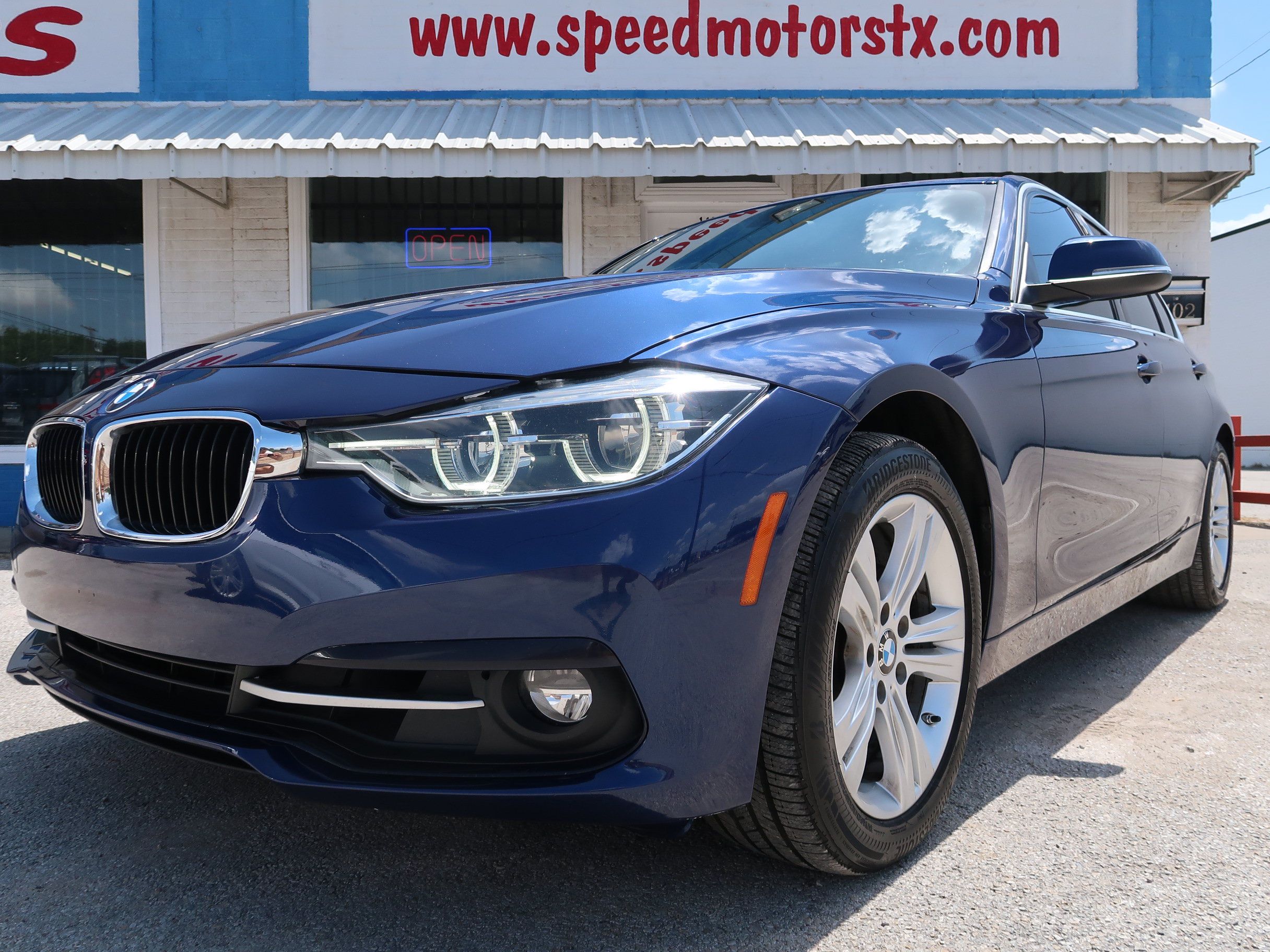 Used 2018 BMW 330i Sedan RWD image 5