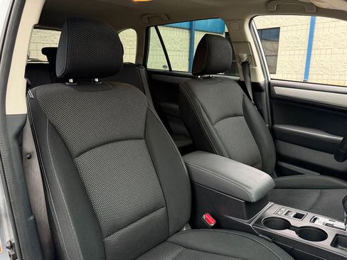 Used 2017 Subaru Outback 2.5i Premium image 14