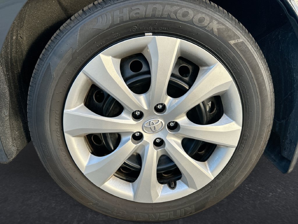 Used 2025 Toyota Corolla LE FWD image 10