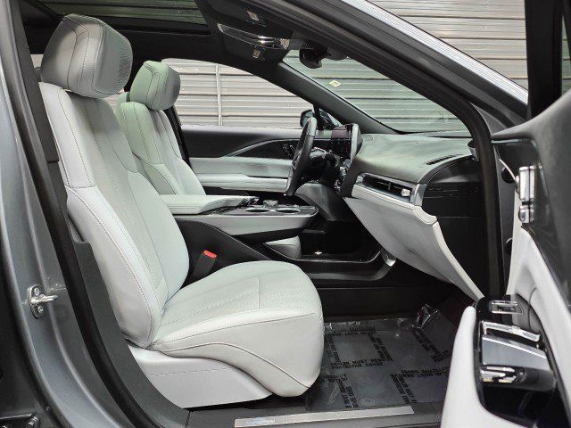 Used 2024 Cadillac Lyriq Luxury w/ LPO, Floor Liner Package AWD/4WD image 15