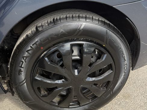Used 2016 Toyota Corolla LE FWD image 11