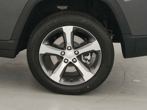 New 2025 Jeep Grand Cherokee L Limited image 40