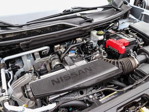 Used 2024 Nissan Rogue S FWD image 27