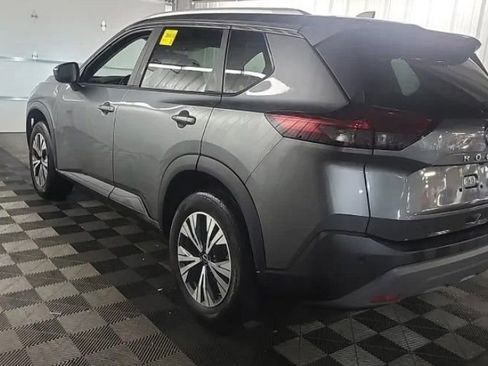 Used 2023 Nissan Rogue SV w/ SV Premium B Package image 2