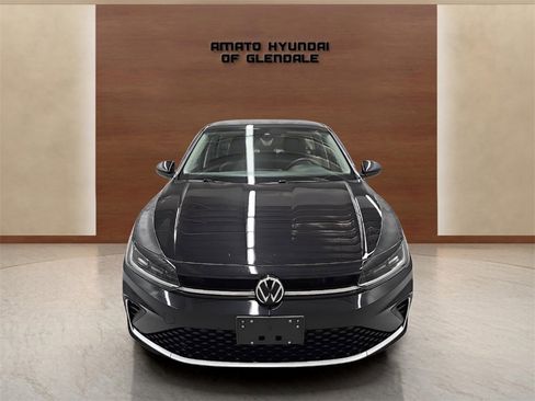 Used 2025 Volkswagen Jetta SE image 9