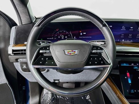 Used 2025 Cadillac Escalade Sport Platinum w/ LPO, ONYX Package AWD/4WD image 12