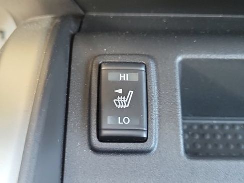 Used 2024 Nissan Titan SV w/ SV Convenience Package AWD/4WD image 28