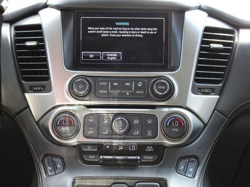 Used 2019 Chevrolet Suburban LT image 28