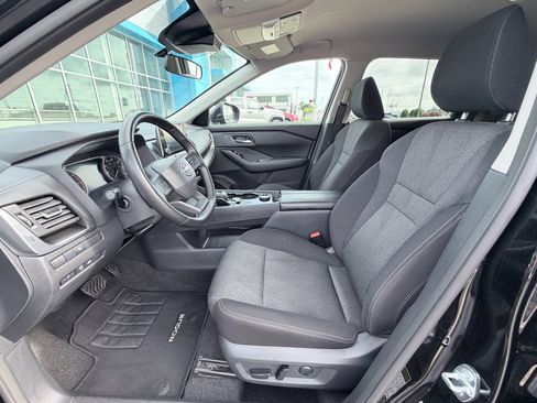 Used 2025 Nissan Rogue SV AWD/4WD image 20