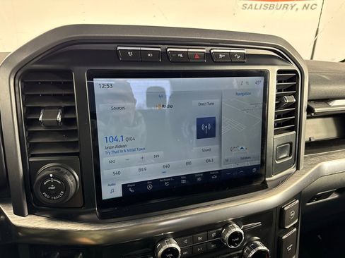 Used 2022 Ford F150 Lariat w/ Max Trailer Tow Package image 16