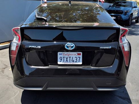 Used 2016 Toyota Prius Three Touring w/ Preferred Accessory Package FWD image 6