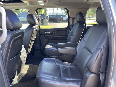Used 2014 GMC Yukon XL Denali AWD/4WD image 23