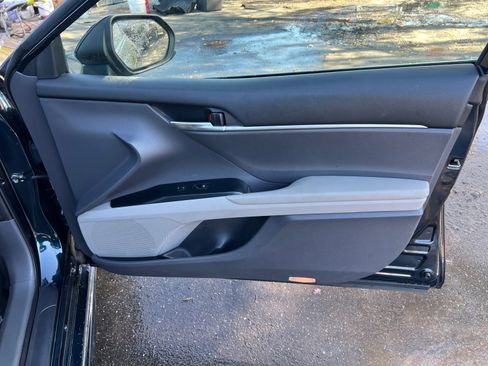 Used 2018 Toyota Camry LE image 17