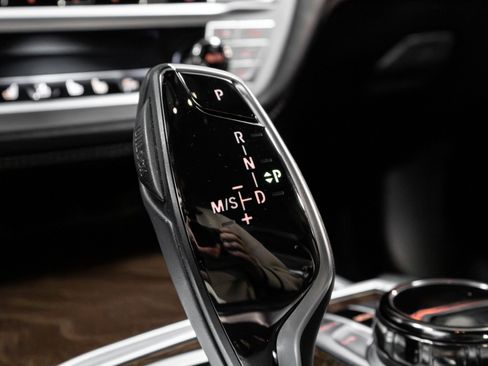 Used 2020 BMW 750i xDrive image 65