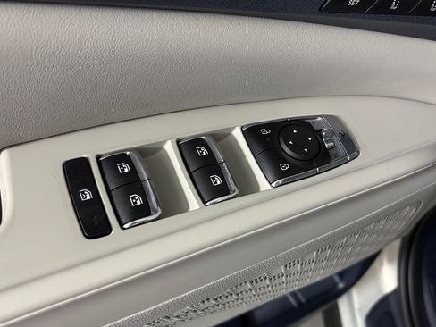 New 2026 Kia Carnival EX FWD image 15