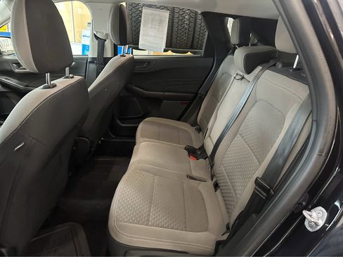 Used 2022 Ford Escape SE w/ SE Sport Appearance Package image 33