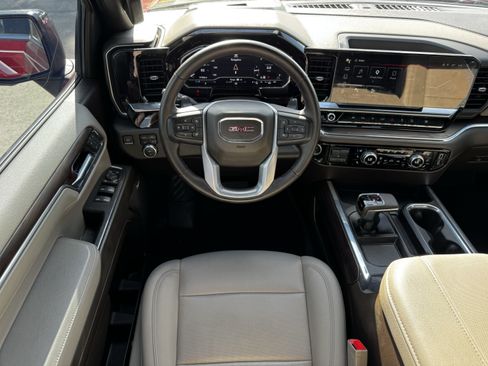 Used 2023 GMC Sierra 1500 SLT w/ SLT Premium Package AWD/4WD image 11