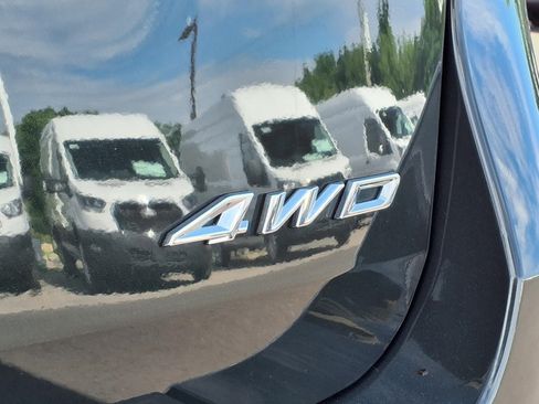 Used 2024 Ford Explorer XLT w/ Equipment Group 202A AWD/4WD image 8