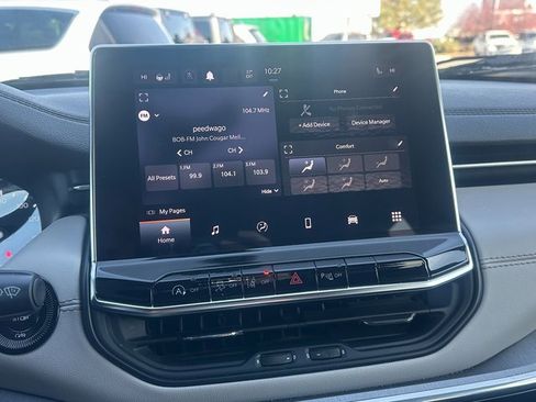 Used 2024 Jeep Compass Limited image 22