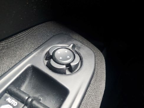 Used 2018 Jeep Renegade Sport w/ Power & Air Group FWD image 25
