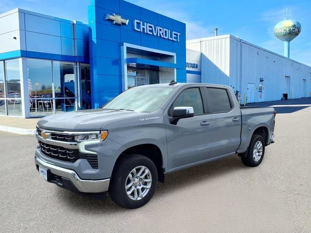 Used 2024 Chevrolet Silverado 1500 LT AWD/4WD image 8