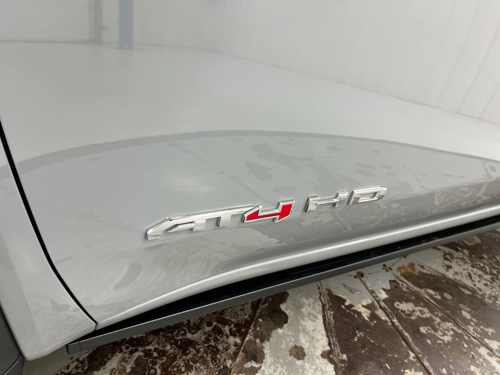 Used 2024 GMC Sierra 2500 AT4 w/ AT4 Premium Plus Package AWD/4WD image 27