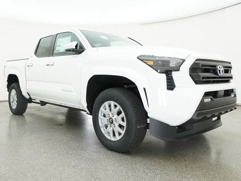 New 2026 Toyota Tacoma SR5 image 32