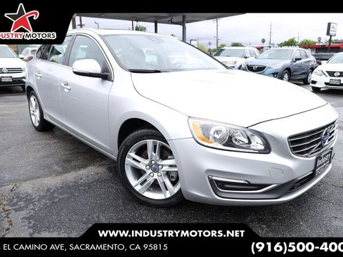 Used 2015 Volvo V60 T5 Premier FWD image 1