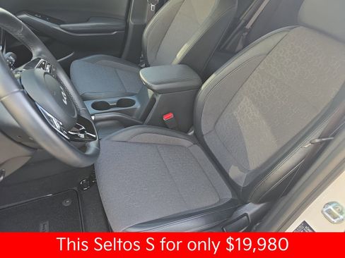 Used 2025 Kia Seltos S image 20