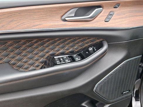 Certified 2023 Jeep Grand Cherokee Summit w/ Luxury Tech Group V image 10