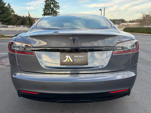 Used 2022 Tesla Model S image 9