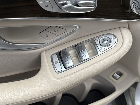 Used 2020 Mercedes-Benz GLC 300 w/ Parking Assistance Package image 36