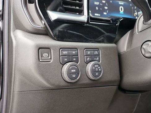 Used 2022 Chevrolet Silverado 1500 High Country w/ High Country Premium Package image 16