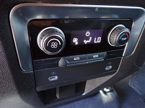 Used 2021 Chevrolet Suburban LT AWD/4WD image 11