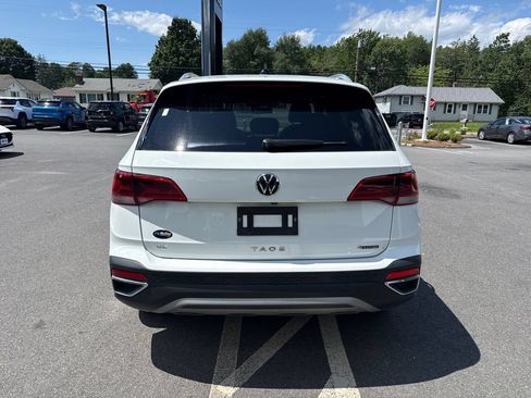 Used 2022 Volkswagen Taos SE FWD image 4