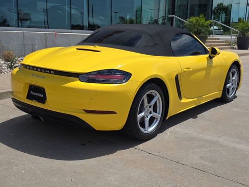 Used 2019 Porsche 718 Boxster RWD image 7