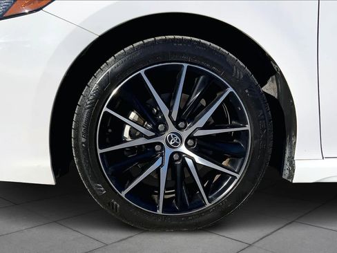 Used 2023 Toyota Camry SE image 10