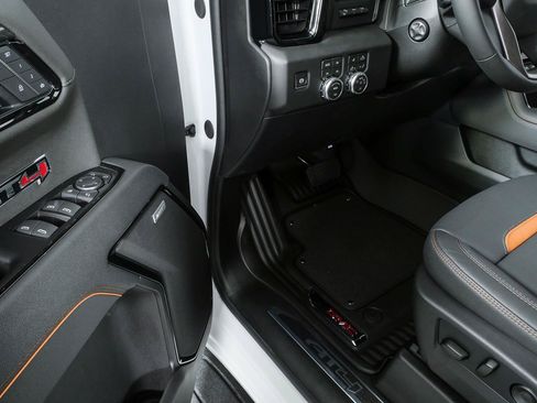 New 2026 GMC Sierra 1500 AT4 w/ AT4 Premium Package AWD/4WD image 8